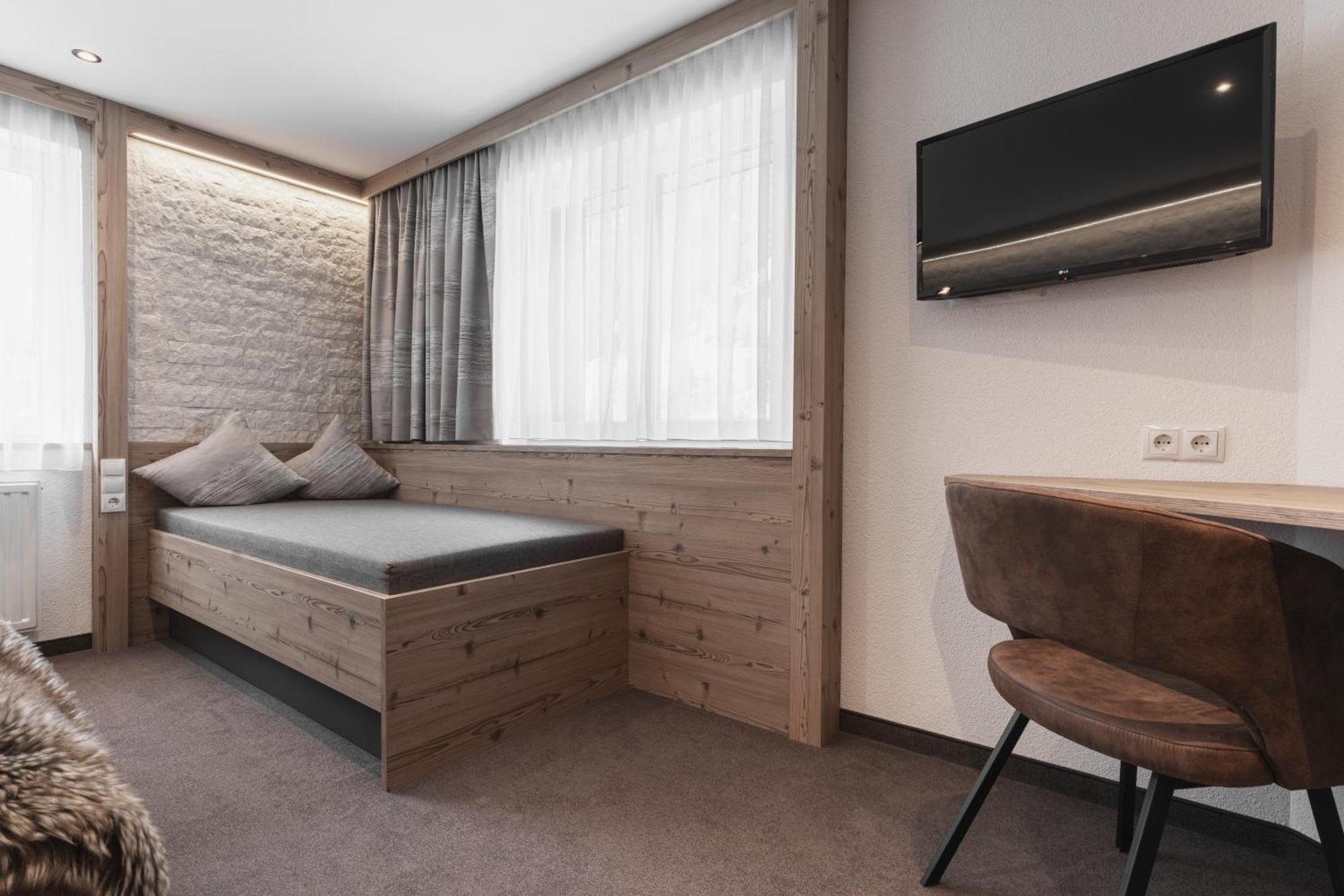 Birkheim Hotel Ischgl Room photo